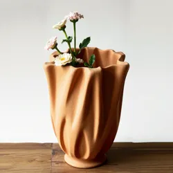 A beautifully crafted Asphodel vase